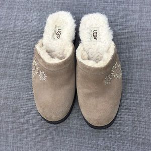 Ugg Solvang Suede Clog Mule size 7
